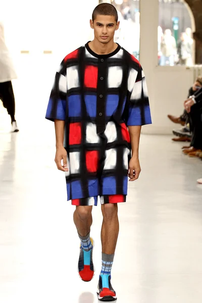 Look 28